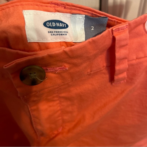 Old Navy Shorts Women | size 2 | Pink Perfect 5'' Khakis Mid Rise Casual Cotton - Picture 2 of 4